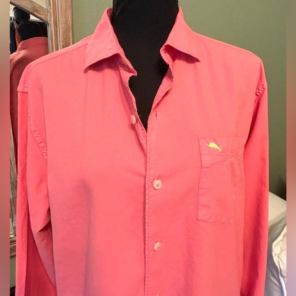 Tommy Bahama Medium 100% Cotton Men’s Salmon Pink Button Down Shirt - Picture 10 of 13